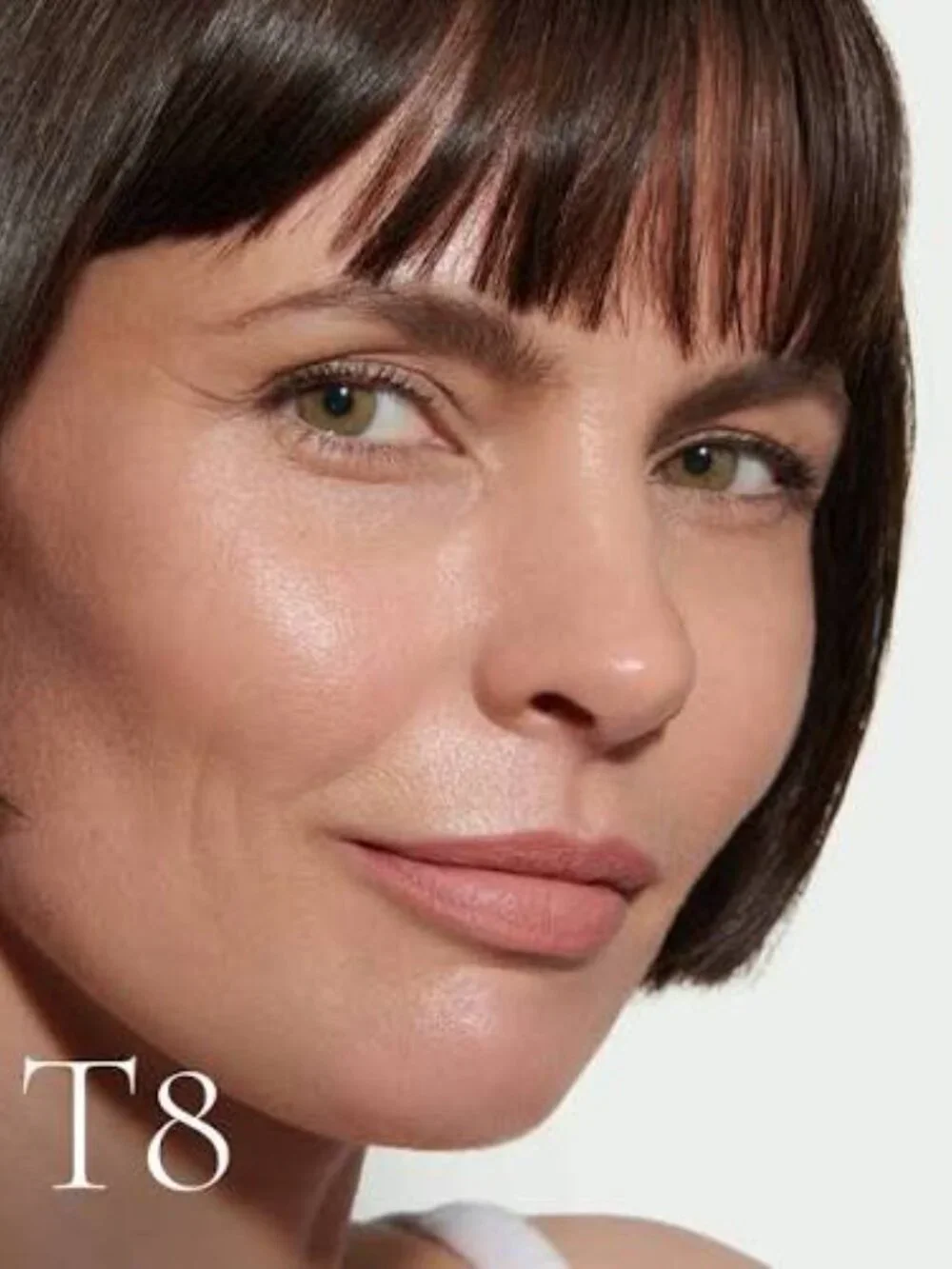 T8 SEAMLESS SKIN ENHANCING TINT NEW UNUSED BOXED
